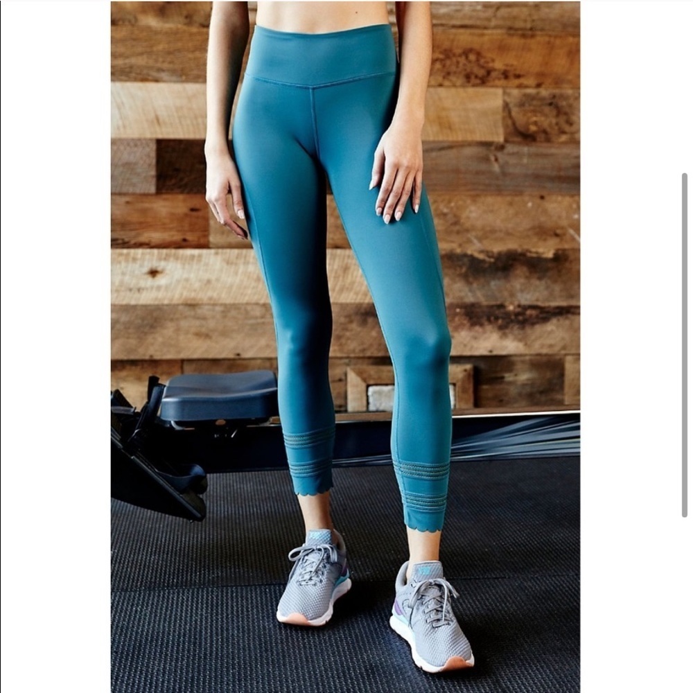 Free People Movement High Rise 7/8 Leggings M Green Teal Scallop Workout Yoga